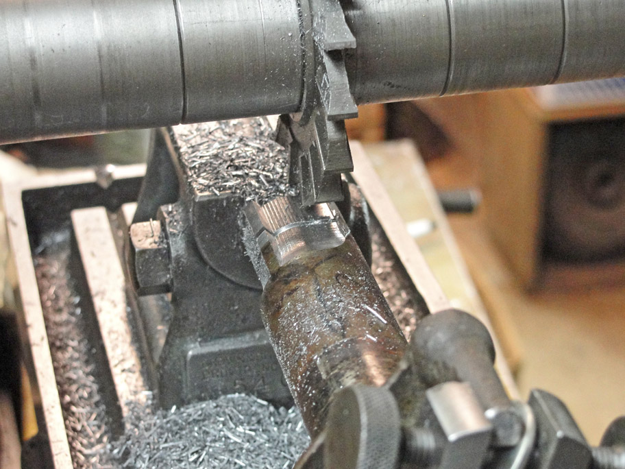 Milling the integral-key bushing