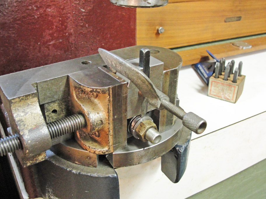 Numbering the dial of the carriage stop