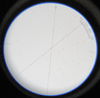 Crosshairs - different reading