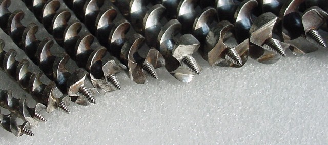 Smaller spurs & screws