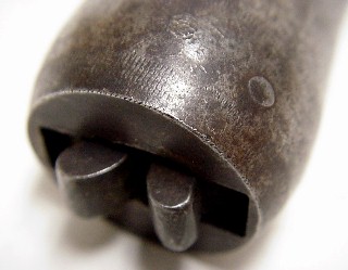 Detail of jaw pivot