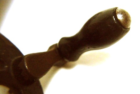 Crank handle with headed pin